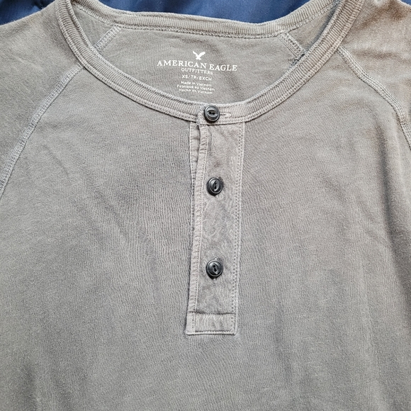 American Eagle Henley Tee - Picture 2 of 2